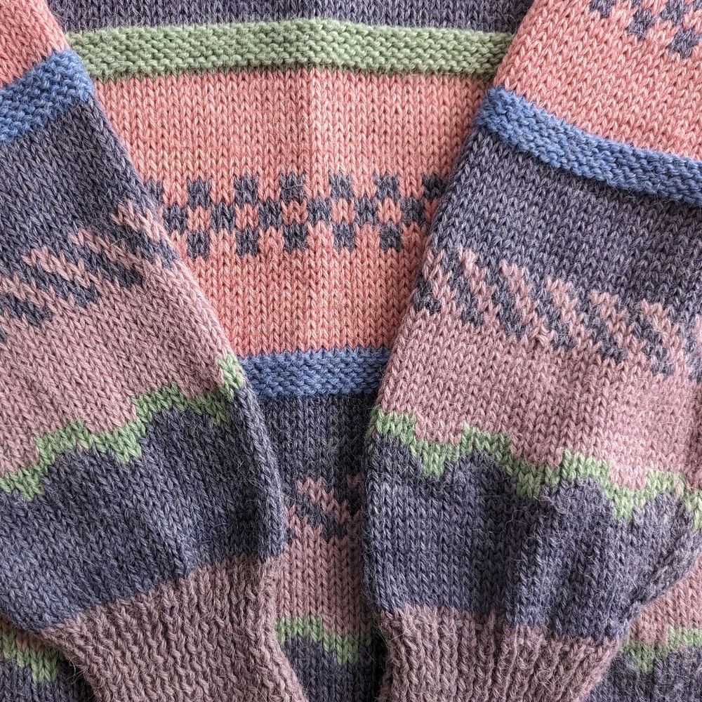 Multicolor Patterned Crew Neck Sweater - Picture 5 of 16